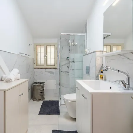 Apartment Segesta *