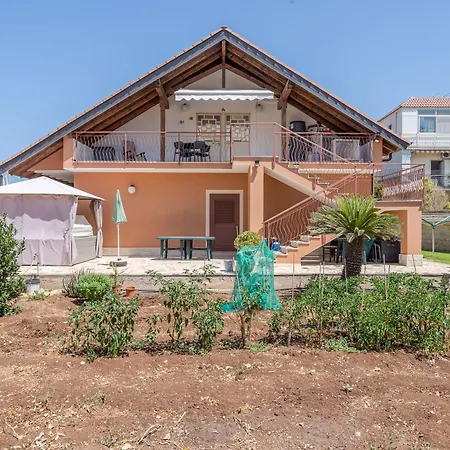 Segesta Appartement *