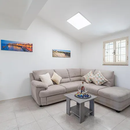 Apartamento Segesta *